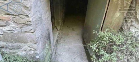 7 rooms Apartment in Pistoia, Italy No. 40765 10