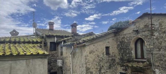 7 rooms Apartment in Pistoia, Italy No. 40765 6