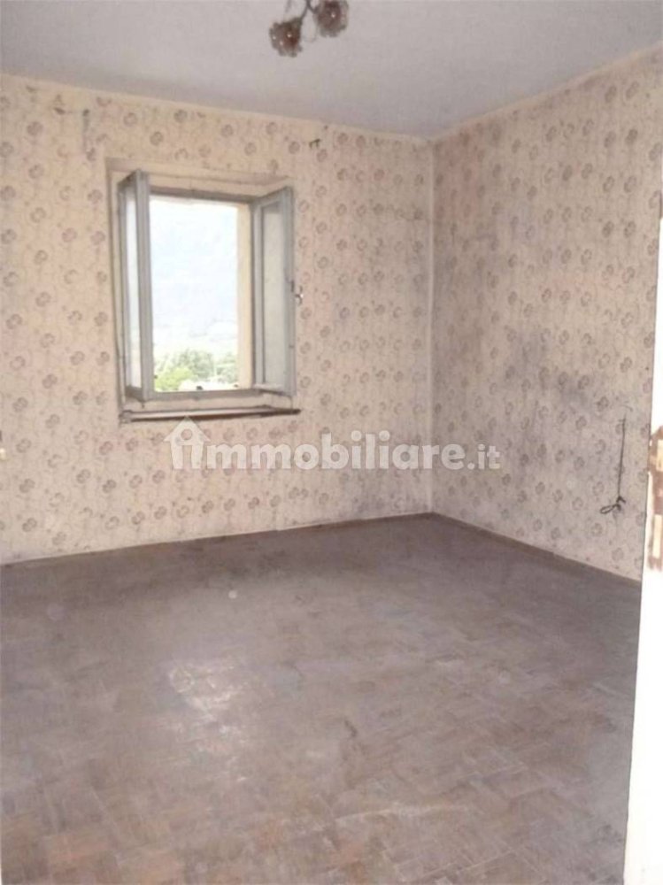 5 rooms House in Bondone, Italy No. 35150