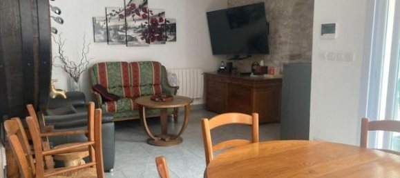 3 bedrooms Villa in Elbeuf, France No. 353067 4