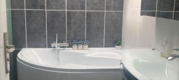 3 bedrooms Villa in Elbeuf, France No. 353067 15