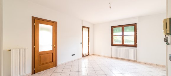 5 rooms Apartment in Saluzzo, Italy No. 213604 8