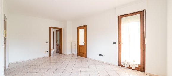 5 rooms Apartment in Saluzzo, Italy No. 213604 9