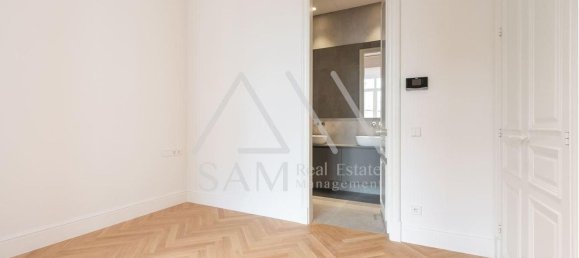 2 bedrooms Apartment in Ciutat Vella, Spain No. 33991 36