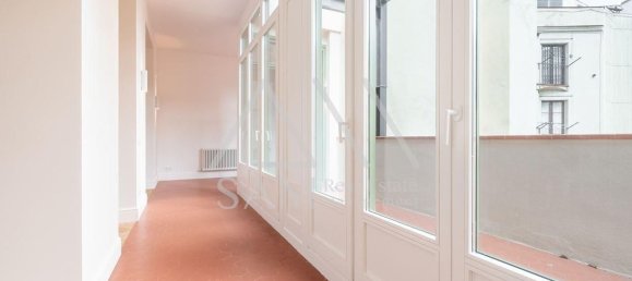 2 bedrooms Apartment in Ciutat Vella, Spain No. 33991 33