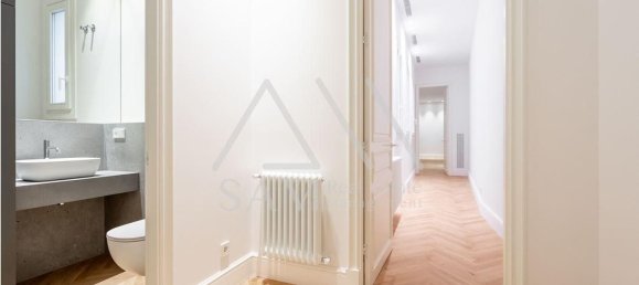 2 bedrooms Apartment in Ciutat Vella, Spain No. 33991 11