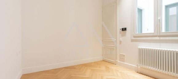 2 bedrooms Apartment in Ciutat Vella, Spain No. 33991 18