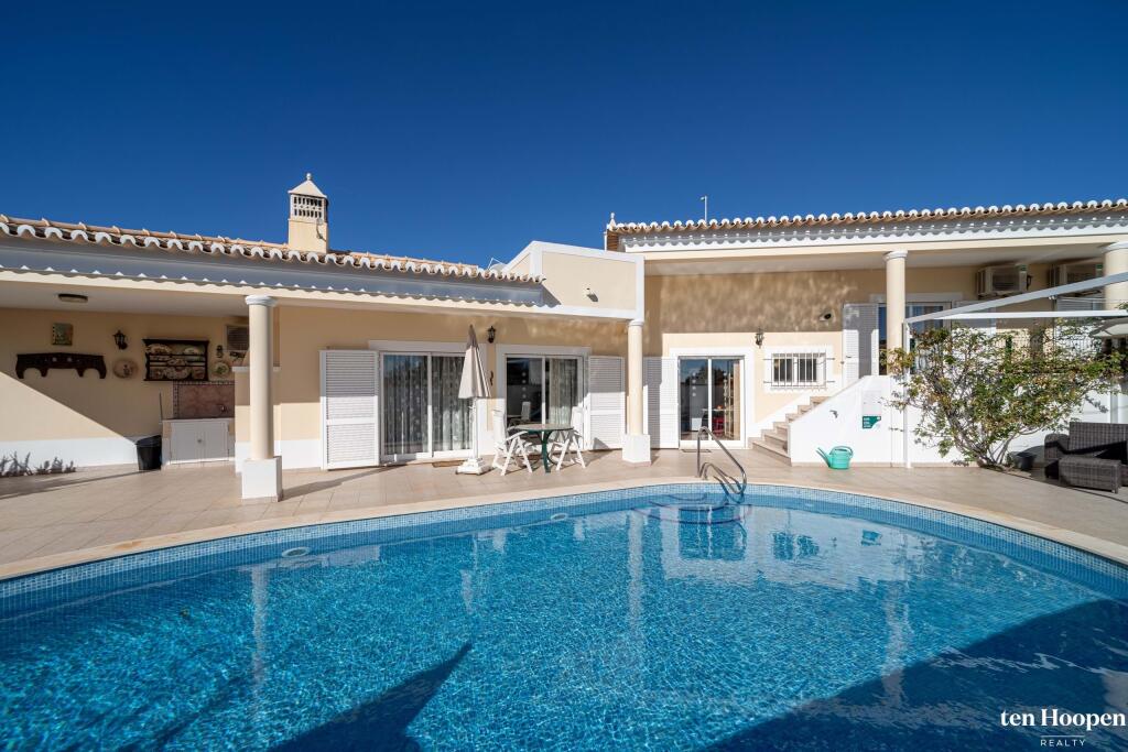 4 bedrooms Villa in Lagos, Portugal No. 116289