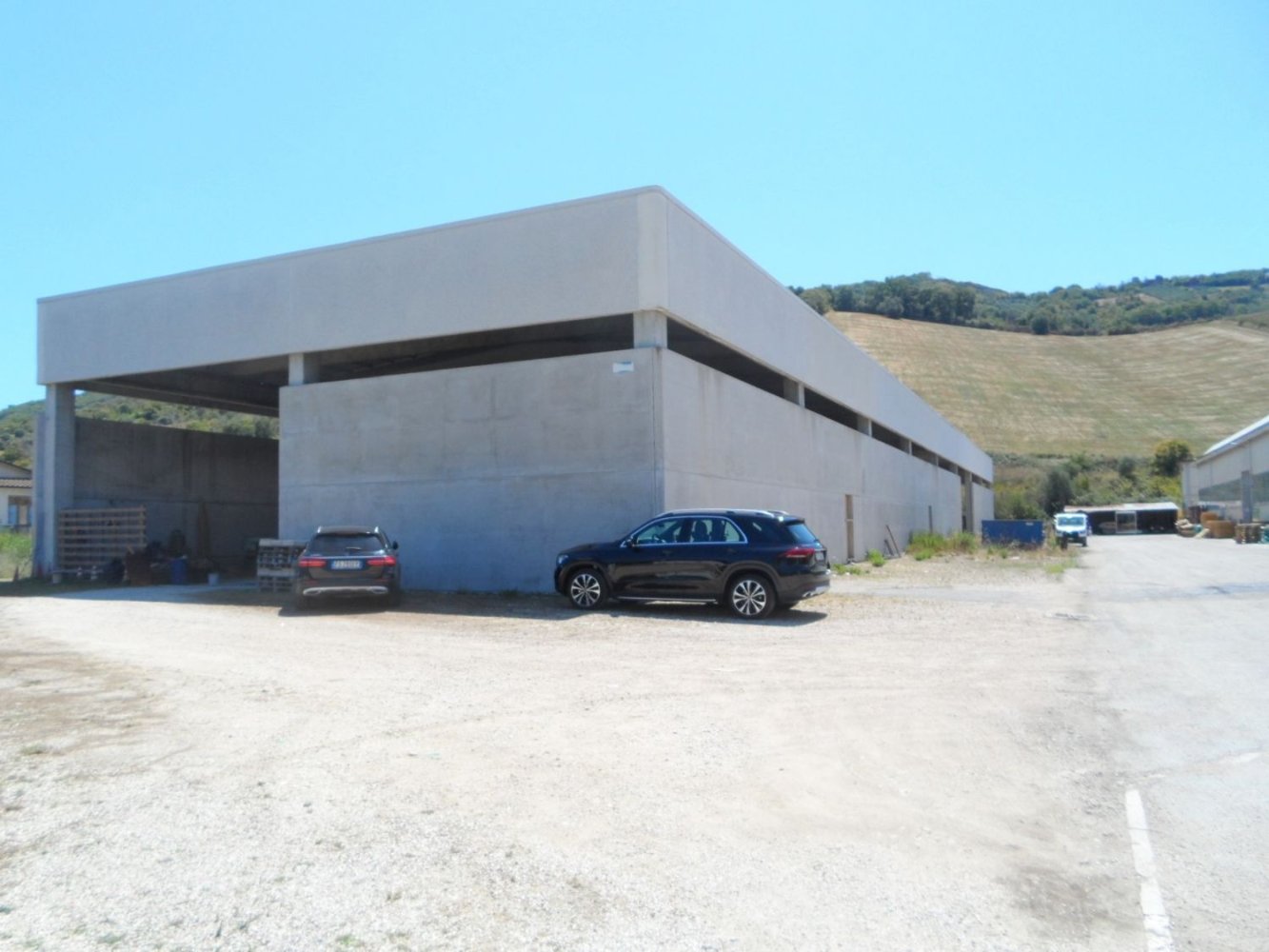 Склад 1700м² в Колоннелла, Италия № 276654