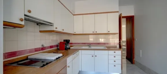 2 Schlafzimmer Wohnung in Cascais, Portugal, Nr. 142813 3