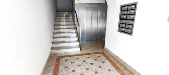 2 bedrooms Apartment in Trieste, Italy No. 311401 3