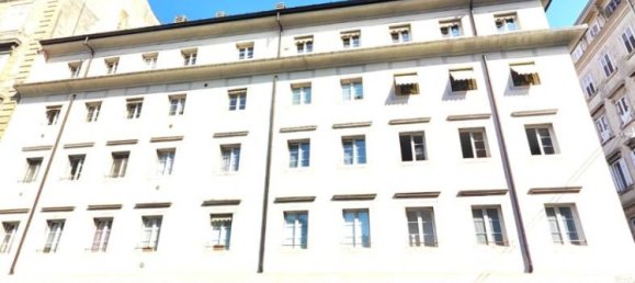 2 bedrooms Apartment in Trieste, Italy No. 311401 2