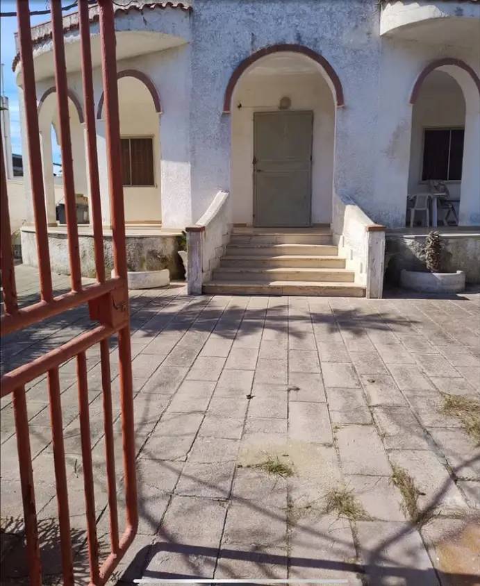 5 rooms Villa in Lizzano, Italy No. 130286