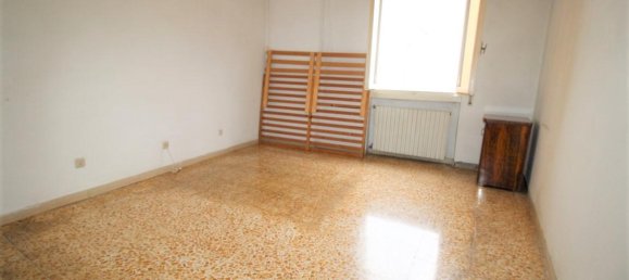 6 rooms House in Montevarchi, Italy No. 233812 4