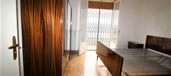 6 rooms House in Montevarchi, Italy No. 233812 2