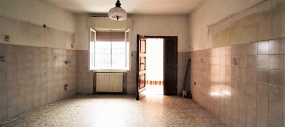 6 rooms House in Montevarchi, Italy No. 233812 23