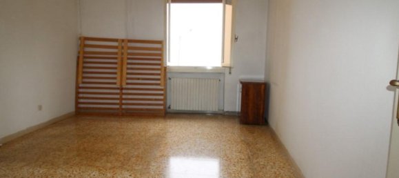 6 rooms House in Montevarchi, Italy No. 233812 5
