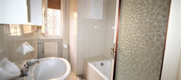 6 rooms House in Montevarchi, Italy No. 233812 8