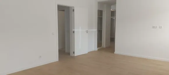 5 bedrooms House in Costa da Caparica, Portugal No. 99929 26