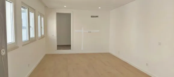 5 bedrooms House in Costa da Caparica, Portugal No. 99929 15