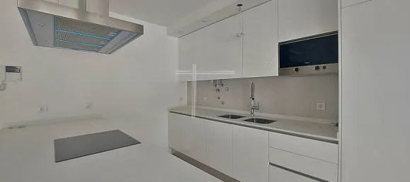 5 bedrooms House in Costa da Caparica, Portugal No. 99929 10