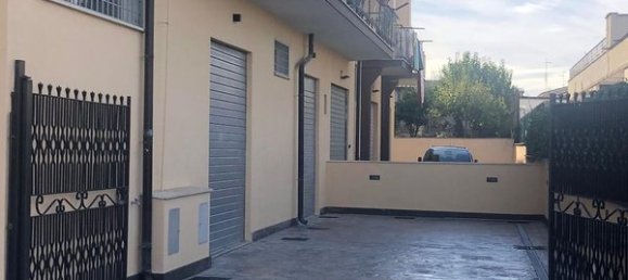 160m² Commercial property in Rome, Italy No. 116752 3