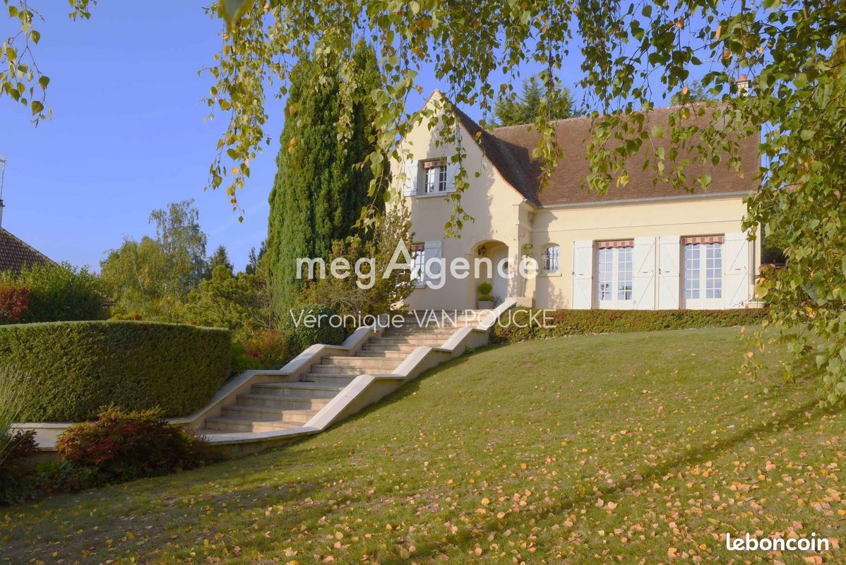 4 bedrooms House in Compiegne, France No. 56184
