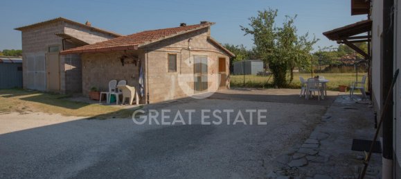 4 bedrooms Villa in Castiglione del Lago, Italy No. 331188 2