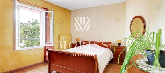 Дом с 5 спальнями в Монтрёй, Франция № 182540 13