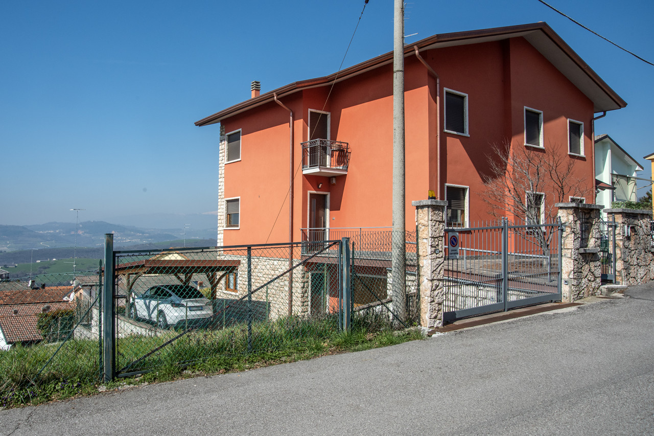 3 bedrooms Apartment in Cerro Veronese, Italy No. 224069