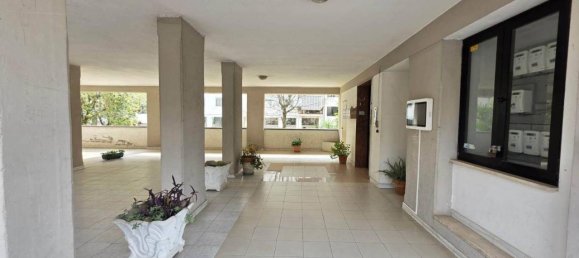 6-salle Appartement à Rende, Italy No. 37531 4