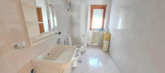 6-salle Appartement à Rende, Italy No. 37531 12