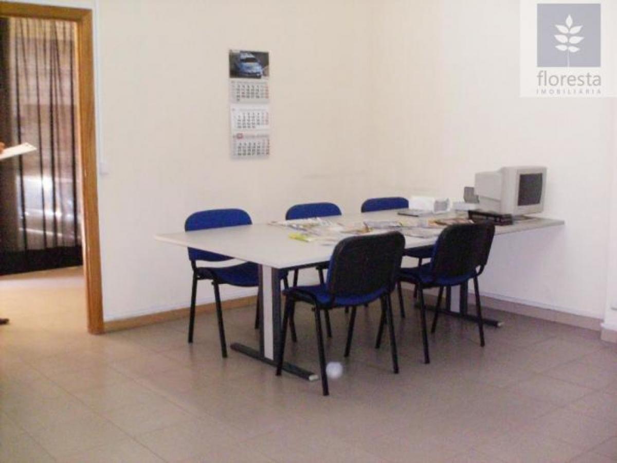 Laden in Braga, Portugal 80m², Nr. 8124