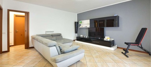 3-salle Appartement à Limido Comasco, Italy No. 283268 8