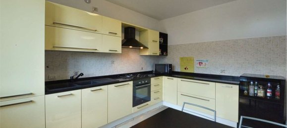 3-salle Appartement à Limido Comasco, Italy No. 283268 16