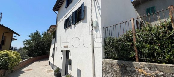 2-salle Appartement à San Giustino, Italy No. 299695 46