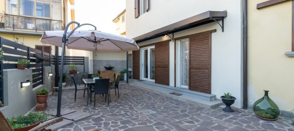 7 chambres Maison à Prato, Italy No. 328860 18