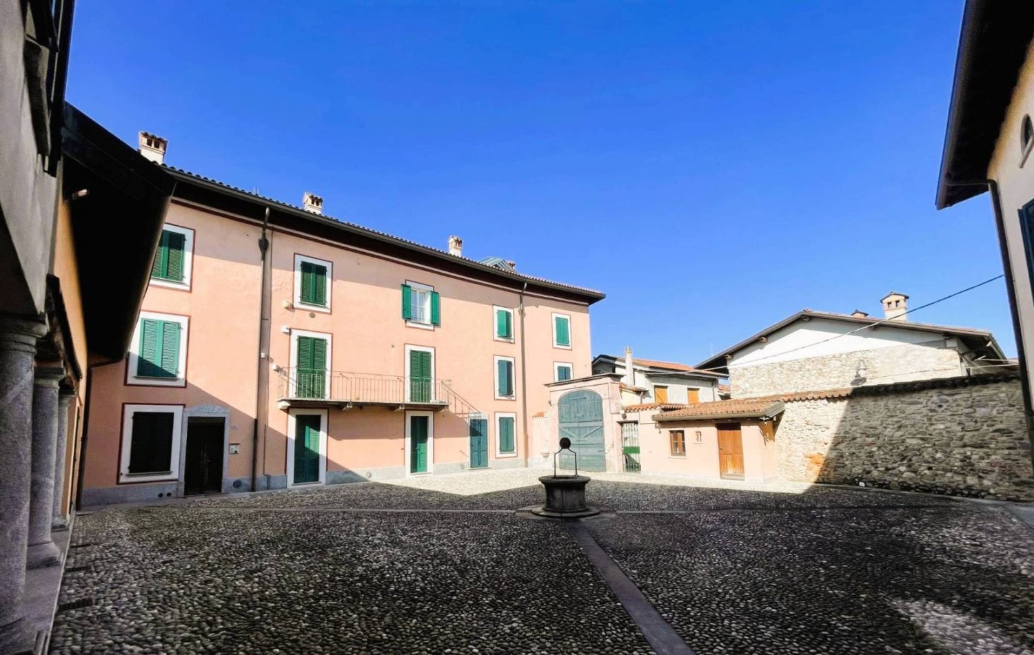 1 غرف نوم شقة في Orsenigo, Italy رقم 99351