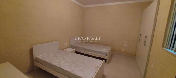 3 bedrooms Apartment in San Lawrenz, Malta No. 5821 10