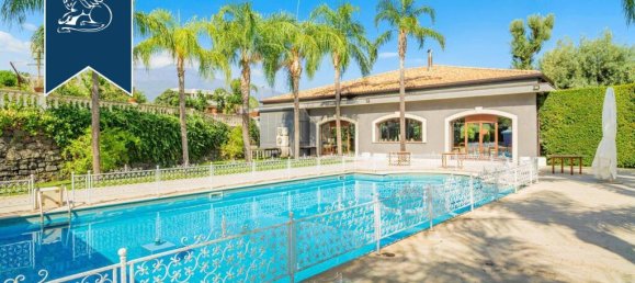 Вилла с 7 спальнями в Ачиреале, Италия № 53079 20