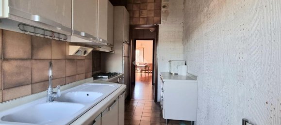 3 rooms Apartment in Catanzaro, Italy No. 156179 9