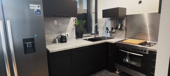 Квартира с 6 комнатами в Перт, Франция № 334544 2