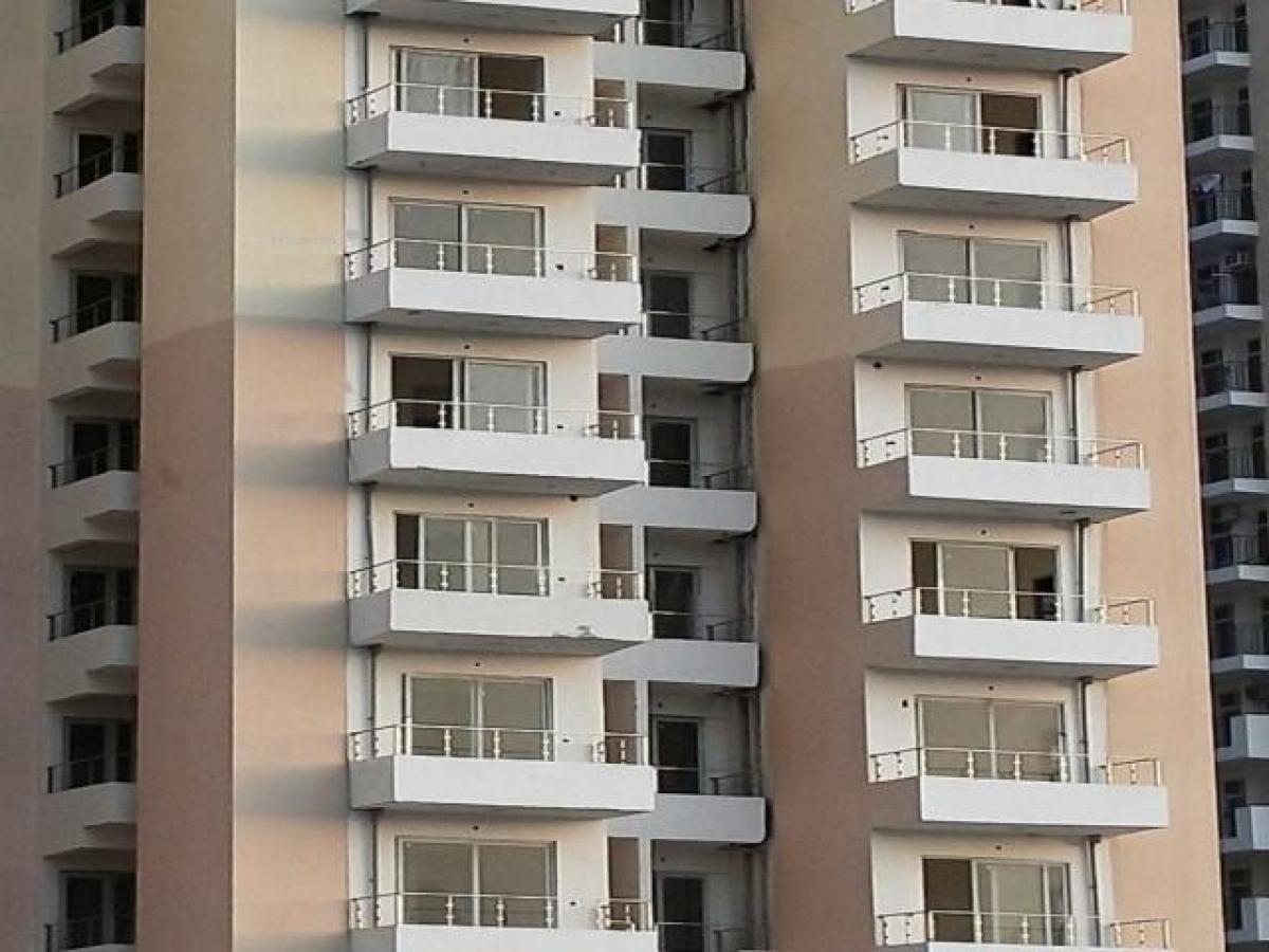 3 bedrooms House in Noida, India No. 68286