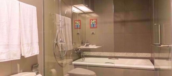 Apartamento com 1 quarto em condomínio em Khlong Toei, Thailand N.º 4625 2