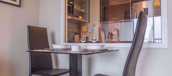 Apartamento com 1 quarto em condomínio em Khlong Toei, Thailand N.º 4625 12