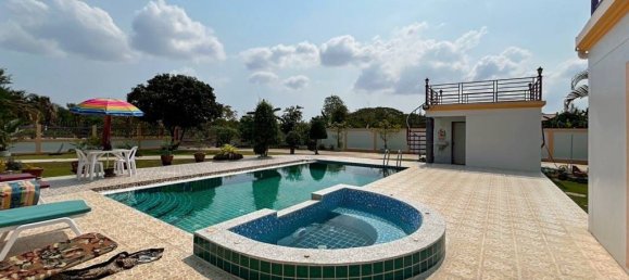 Villa de 5 dormitorios en Hua Hin, Thailand No. 13314 10