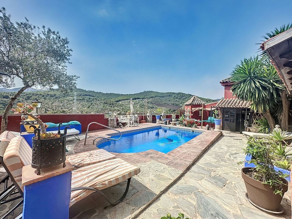 5 bedrooms House in Monda, Spain No. 238202