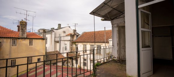 1092m² Building in Viseu, Portugal No. 51200 48