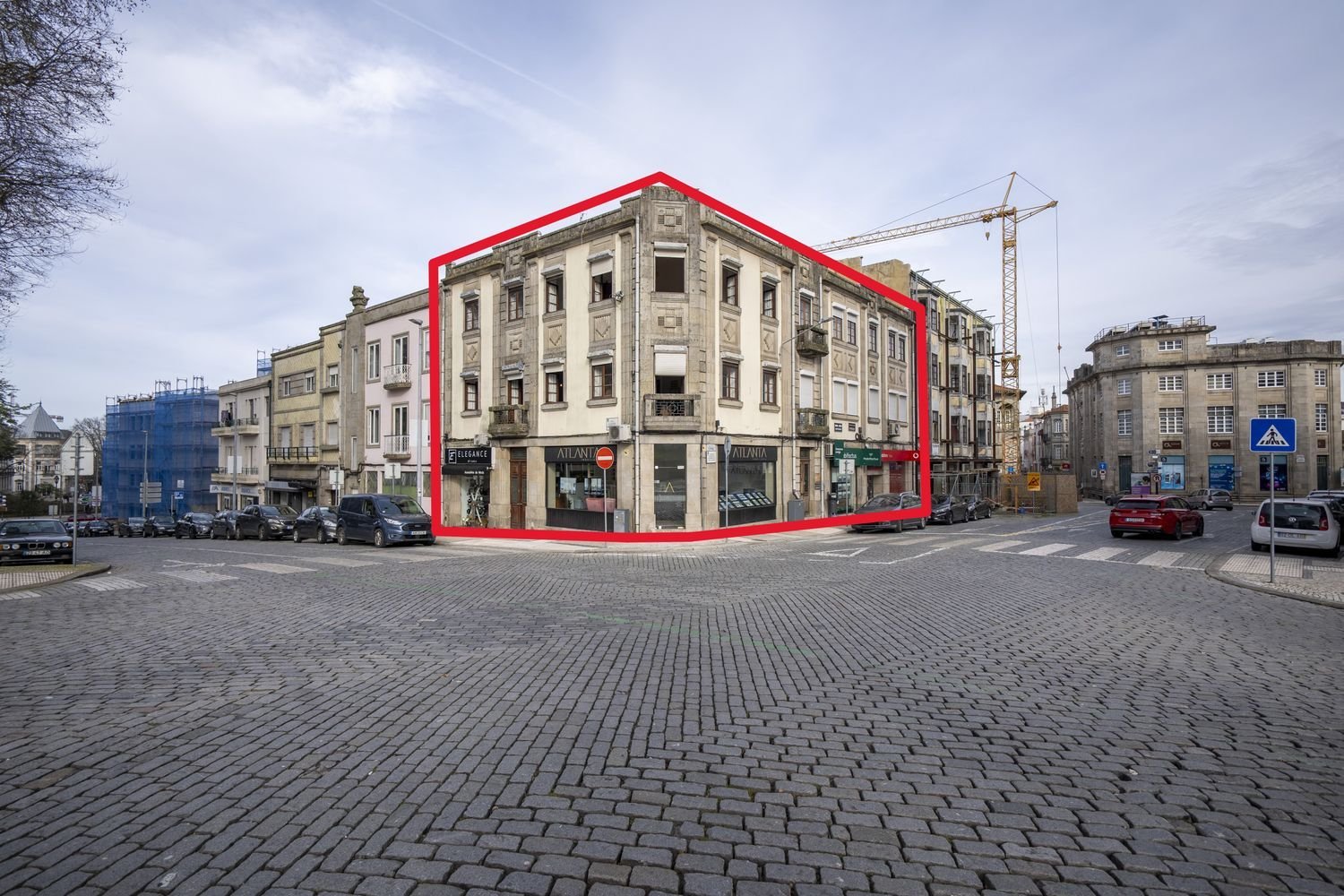 1092m² Building in Viseu, Portugal No. 51200