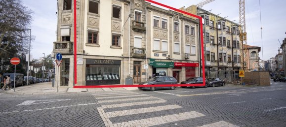 1092m² Building in Viseu, Portugal No. 51200 2